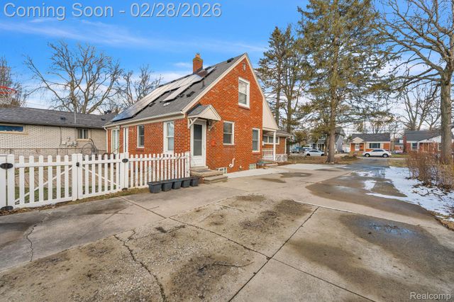 2746 Cornell Street, Dearborn, MI 48124