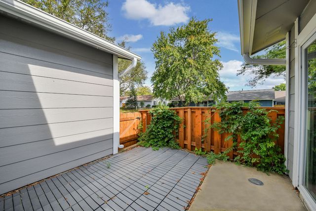 6851 Larkspur Court 6851, Woodridge, IL 60517
