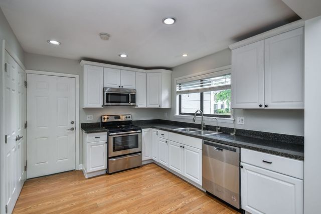 6851 Larkspur Court 6851, Woodridge, IL 60517