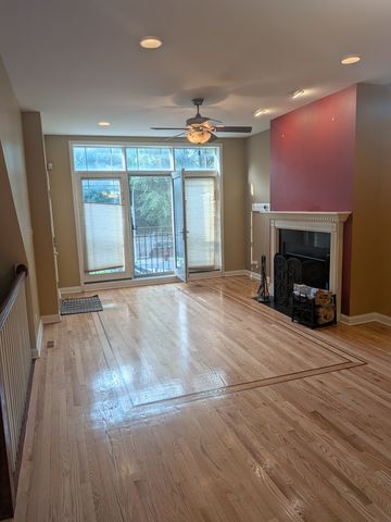 435 E 42nd Street 1, Chicago, IL 60653