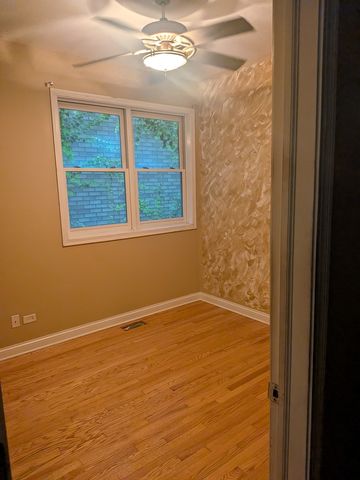 435 E 42nd Street 1, Chicago, IL 60653