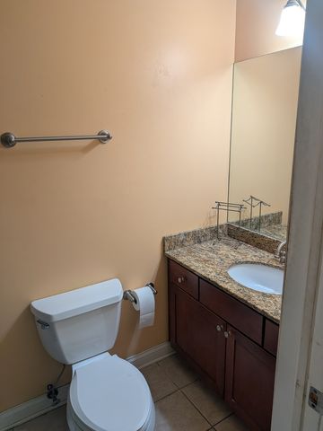 435 E 42nd Street 1, Chicago, IL 60653