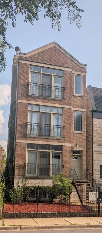 435 E 42nd Street 1, Chicago, IL 60653