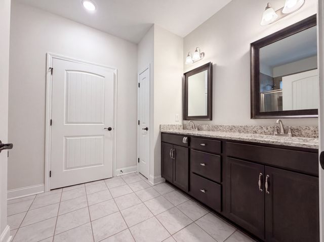 914 Meadowcrest Way, Lebanon, TN 37090