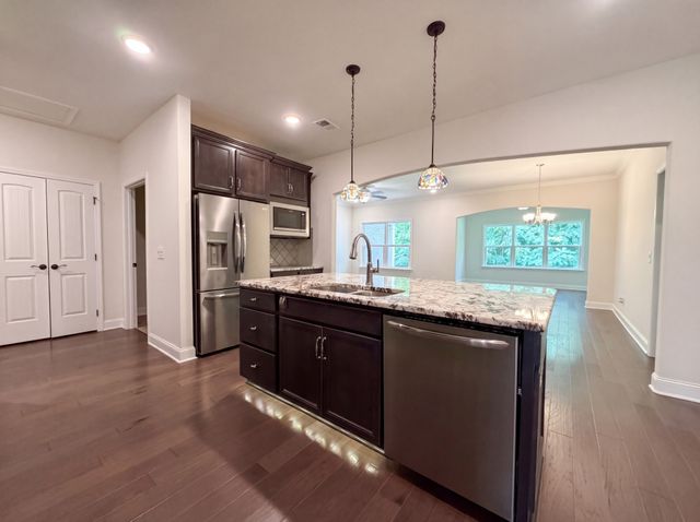 914 Meadowcrest Way, Lebanon, TN 37090