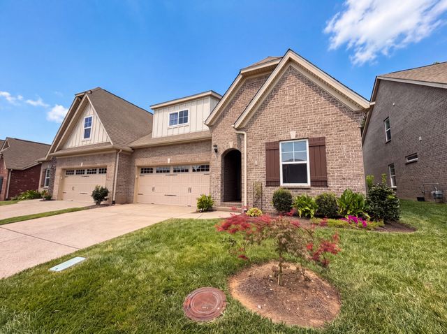 914 Meadowcrest Way, Lebanon, TN 37090