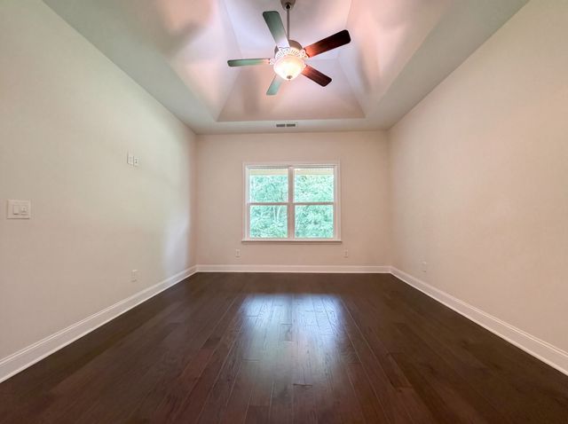 914 Meadowcrest Way, Lebanon, TN 37090