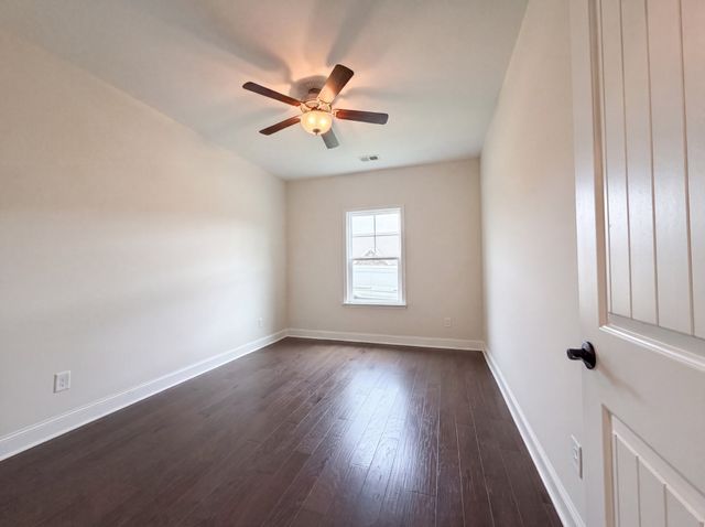 914 Meadowcrest Way, Lebanon, TN 37090
