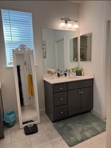 461 S Walcott St, Manteca, CA 95336