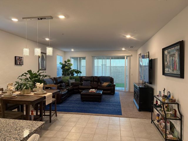 461 S Walcott St, Manteca, CA 95336