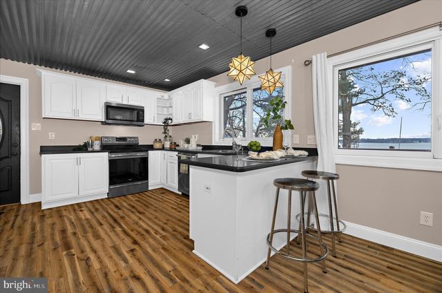 3800-B EDGEWATER PL, Baltimore, MD 21222