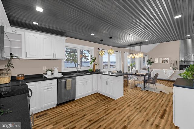 3800-B EDGEWATER PL, Baltimore, MD 21222