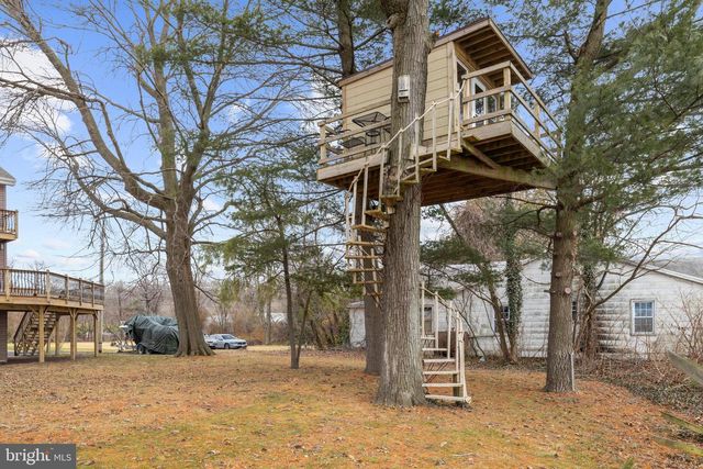 3800-B EDGEWATER PL, Baltimore, MD 21222