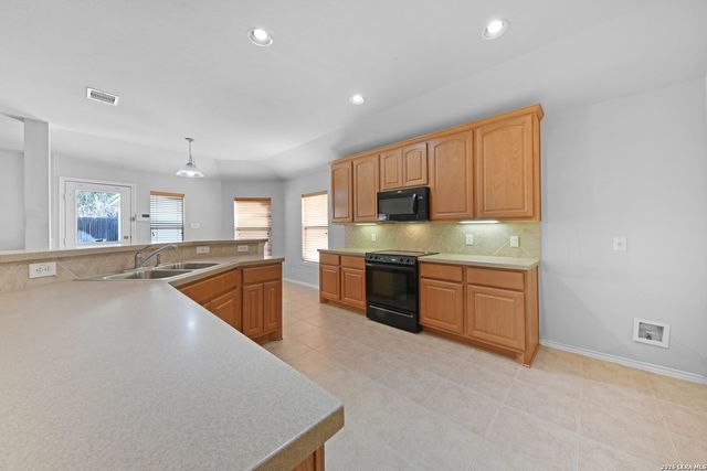 1936 Oak, New Braunfels, TX 78132