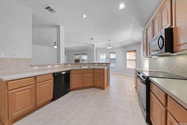 1936 Oak, New Braunfels, TX 78132