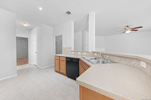 1936 Oak, New Braunfels, TX 78132