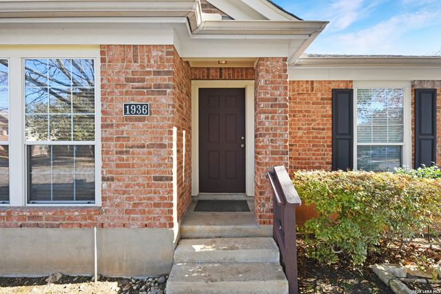 1936 Oak, New Braunfels, TX 78132