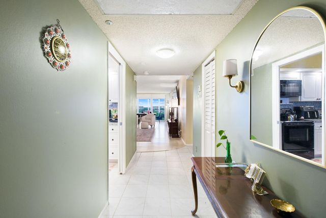 4015 W Palm Aire Drive, Pompano Beach, FL 33069