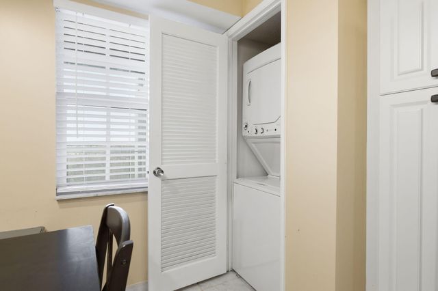 4015 W Palm Aire Drive, Pompano Beach, FL 33069