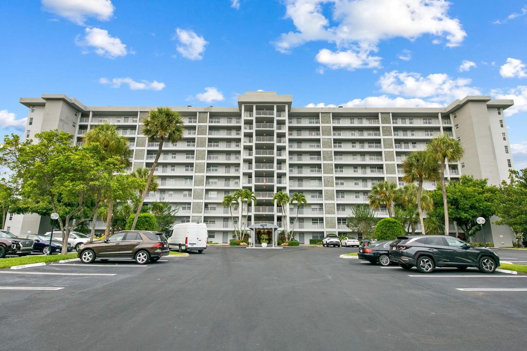 4015 W Palm Aire Drive, Pompano Beach, FL 33069