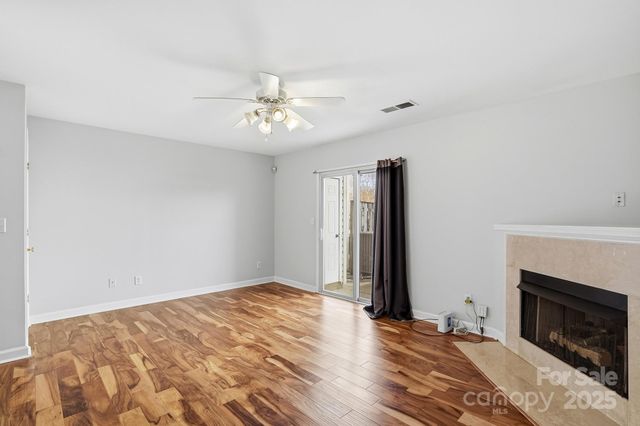 3855 Glenlea Commons Drive, Charlotte, NC 28216