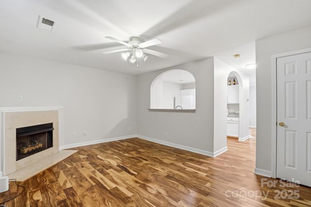 3855 Glenlea Commons Drive, Charlotte, NC 28216