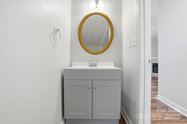 3855 Glenlea Commons Drive, Charlotte, NC 28216