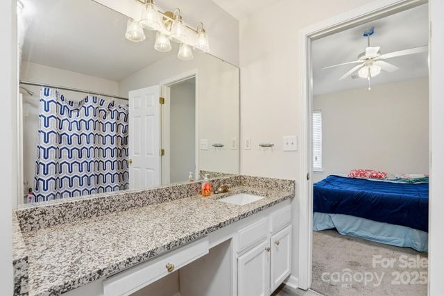 3855 Glenlea Commons Drive, Charlotte, NC 28216