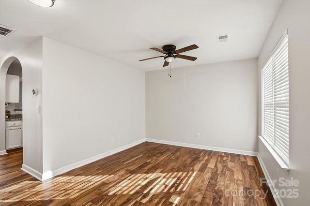 3855 Glenlea Commons Drive, Charlotte, NC 28216