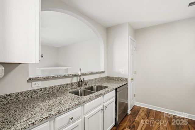 3855 Glenlea Commons Drive, Charlotte, NC 28216