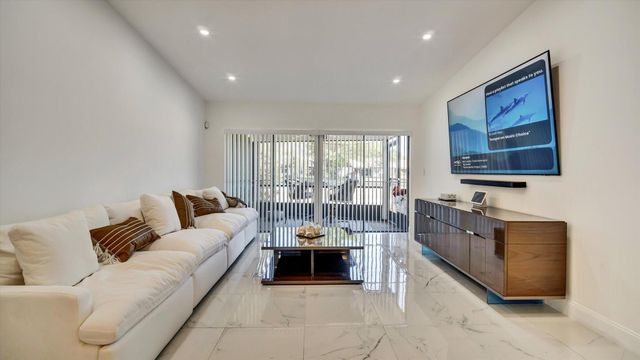 6320 Wedgewood Terrace Terrace 6320, Tamarac, FL 33321