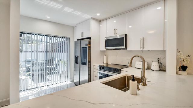 6320 Wedgewood Terrace Terrace 6320, Tamarac, FL 33321