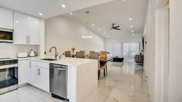 6320 Wedgewood Terrace Terrace 6320, Tamarac, FL 33321