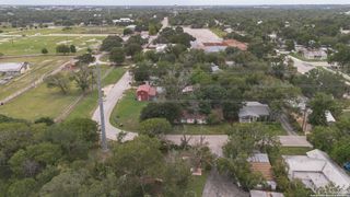 664 E North St, New Braunfels, TX 78130