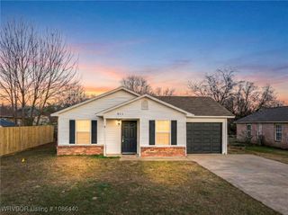 821 S 39th Street, Van Buren, AR 72956