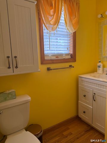 18 Olivia Lane, Naugatuck, CT 06770