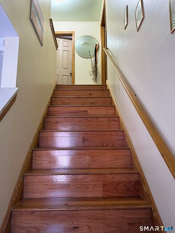 18 Olivia Lane, Naugatuck, CT 06770