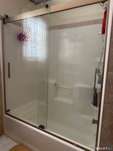 18 Olivia Lane, Naugatuck, CT 06770