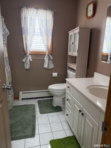 18 Olivia Lane, Naugatuck, CT 06770