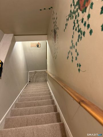 18 Olivia Lane, Naugatuck, CT 06770