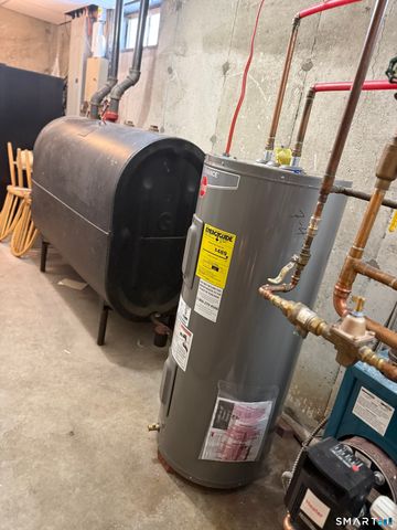 18 Olivia Lane, Naugatuck, CT 06770