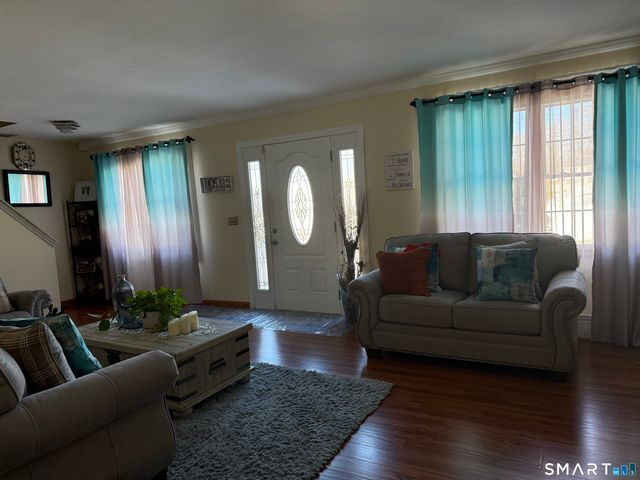 18 Olivia Lane, Naugatuck, CT 06770