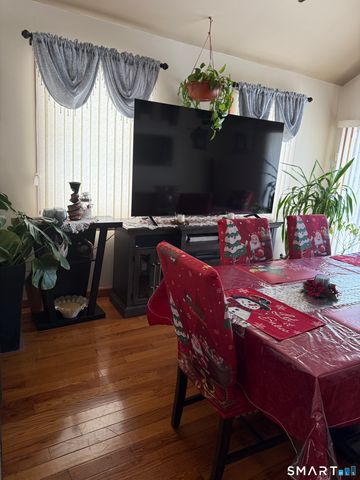 18 Olivia Lane, Naugatuck, CT 06770