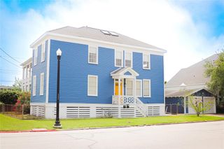 1101 Church St Up, Galveston, TX 77550