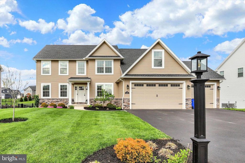 202 DELANIE DRIVE DR, Greencastle, PA 17225