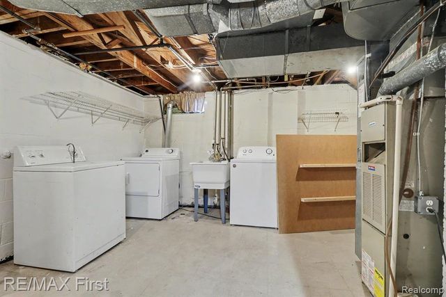 24890 Valley Avenue, Eastpointe, MI 48021