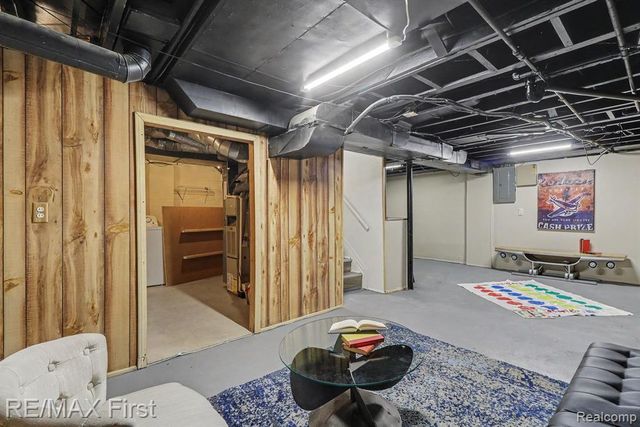 24890 Valley Avenue, Eastpointe, MI 48021
