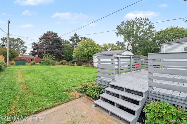 24890 Valley Avenue, Eastpointe, MI 48021