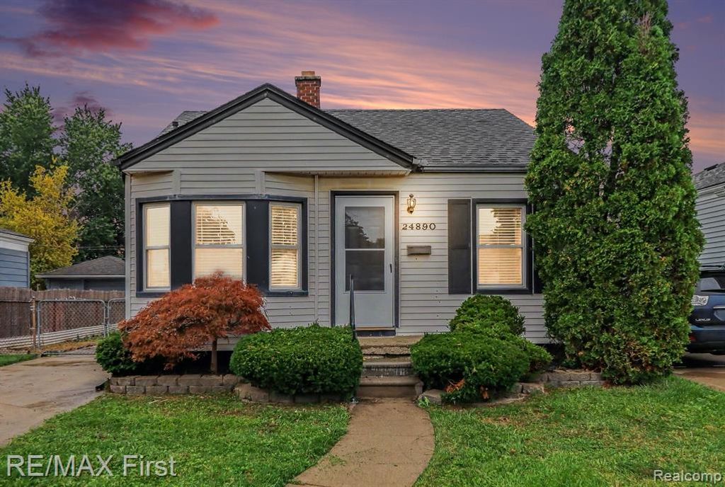 24890 Valley Avenue, Eastpointe, MI 48021