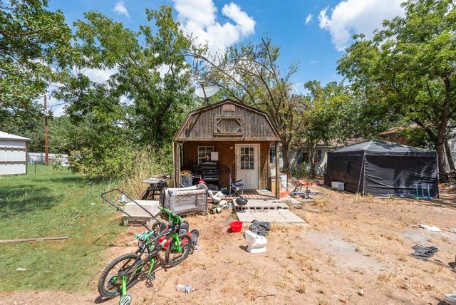 139 Rommel Court, Springtown, TX 76082